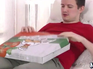 Anal pleasure through a pizza box is the best what a hot milf can get