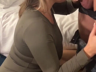 Mature milf is lonely so she gets a room to hook up with a random