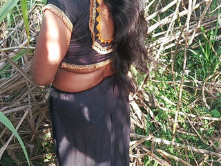 Hot Mummy Ki Chudai Sugarcane Ke Khet Mein Indian Sex Video????