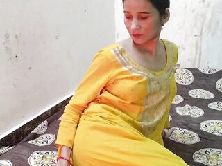 Step sister ka big bobs daba kar pela