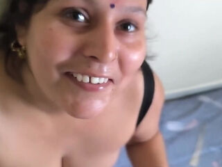 A mature plump slut is the best option for having a blowjob