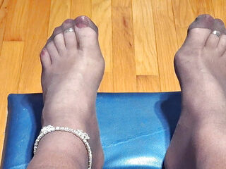 Can I give a nylon covered foot job?