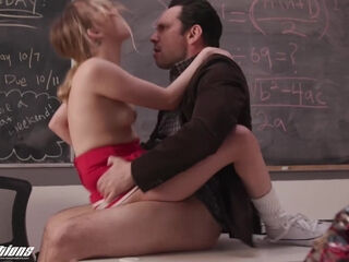 Pretty school babe shows her creativity in class