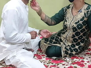 Dever ny Indian Desi Bhabhi ki Chod Chod k Chut Phar Di Clear Hindi Audio