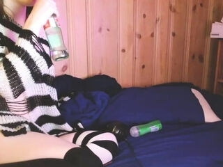 Amateur shemale in stockings jerking off