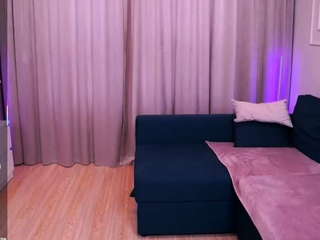 Small tits shemale gets banged in bed