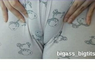 CAMEL TOE- RUBBİNG PSUUY WİTH PAJAMAS