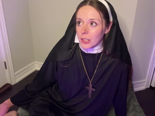 Cougar nun is getting her puss maturbated by a vibro on webcam