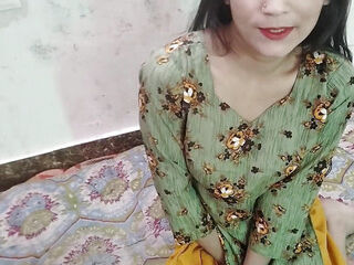 Desi aunty ko saman dene ke bahane pel diya
